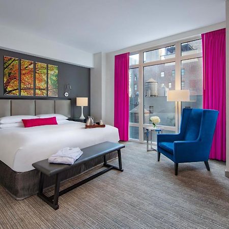 罗顿公园大道酒店 纽约 外观 照片 A guest room at the Hotel Commonwealth