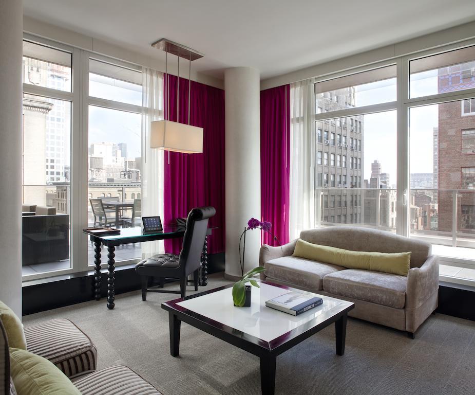 罗顿公园大道酒店 纽约 外观 照片 A living room at the Standard East Village