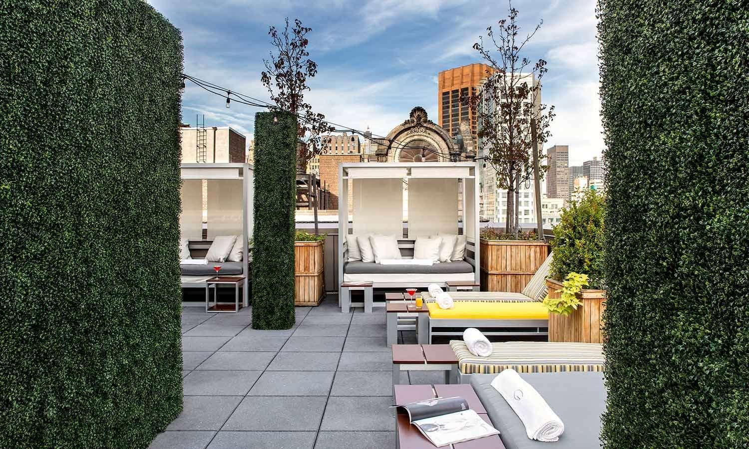 罗顿公园大道酒店 纽约 外观 照片 Rooftop pool at the Standard East Village