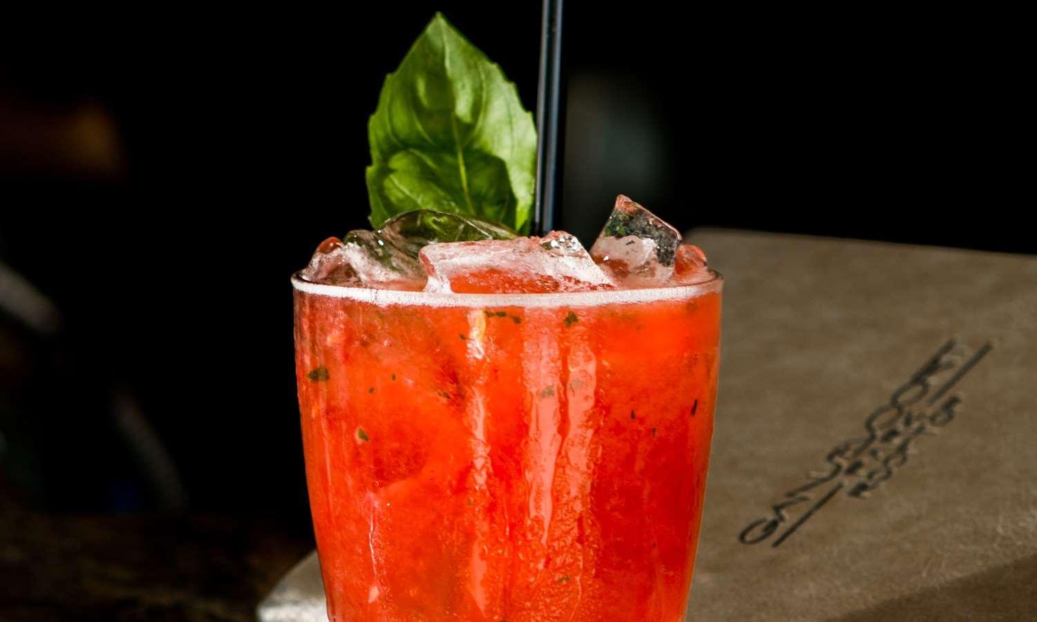 罗顿公园大道酒店 纽约 外观 照片 A strawberry basil soda