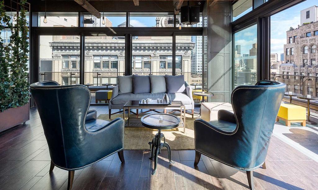 罗顿公园大道酒店 纽约 外观 照片 The rooftop lounge at the Standard East Village